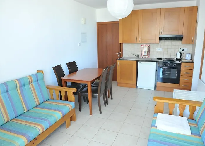 Artemis Karas Holidays Lägenhet Paralimni